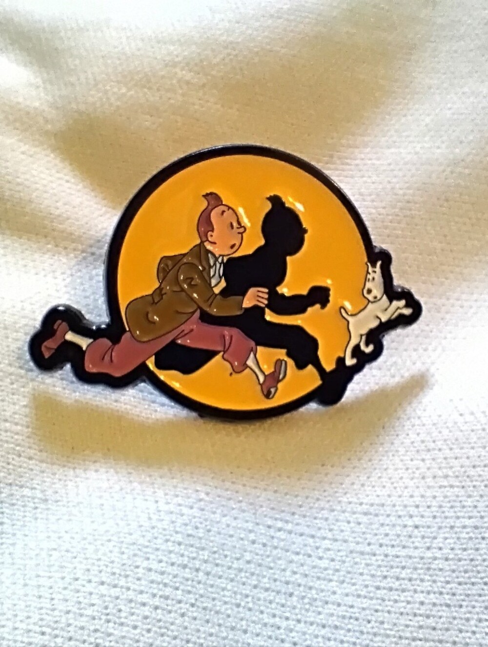 🧁 3/$30 Tintin And Snowy Running After Suspect Enamel Pin NEW